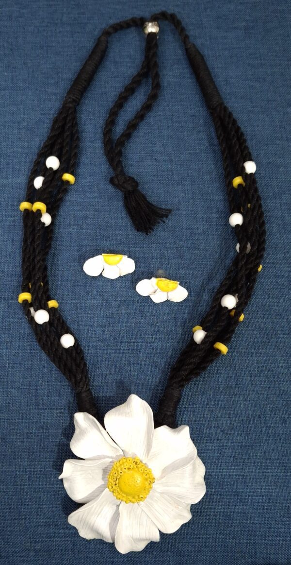 White -Yellow Clay Flower Necklace Set